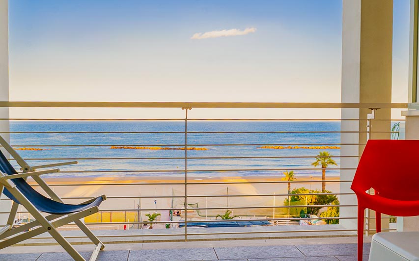 Camera Superior balcone